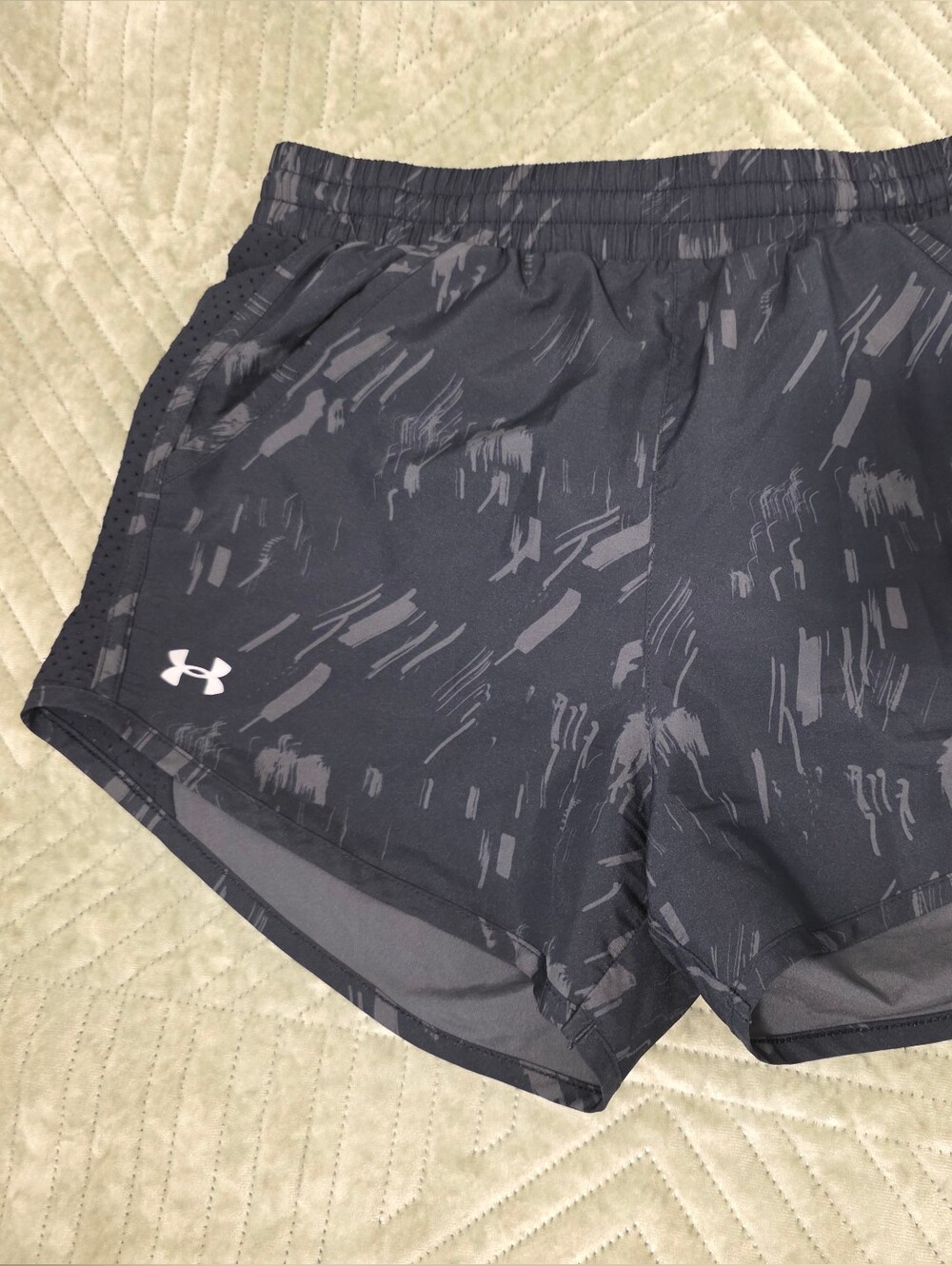 Under Armour Men’s Black Performance Running Shorts
